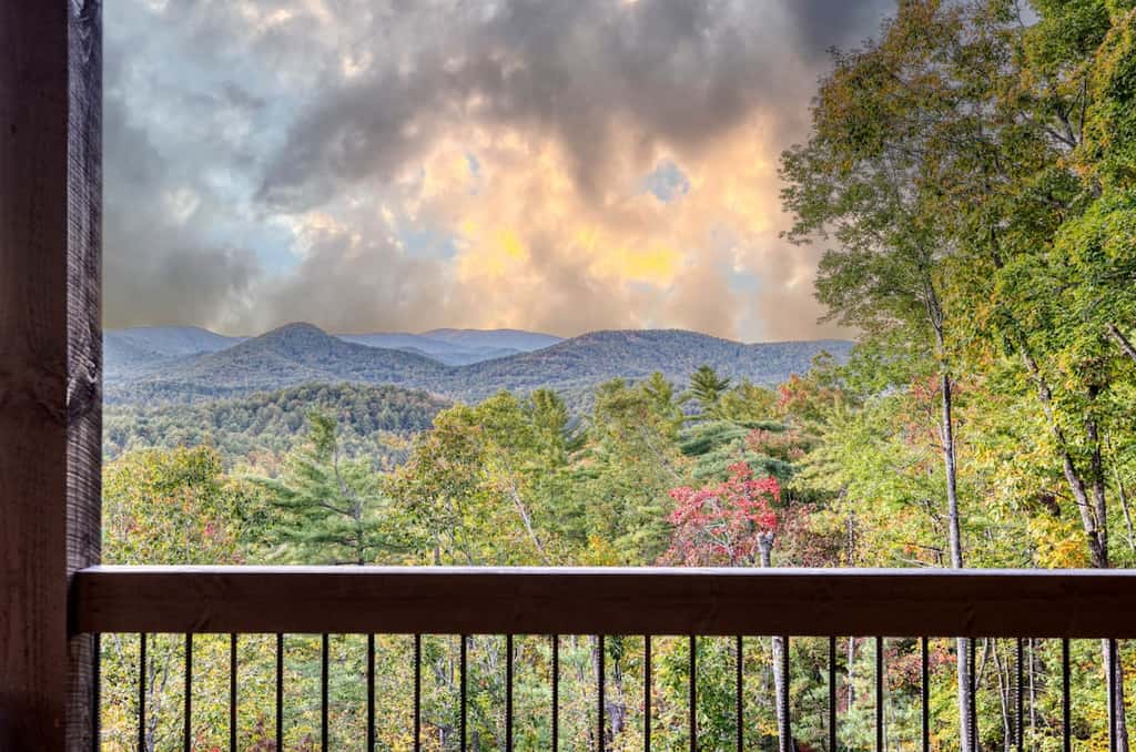 Pinnacle Place - Hot tub & mountain views
