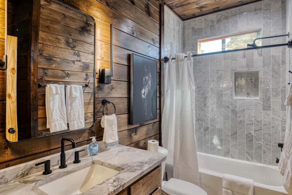 Pinnacle Place - Hot tub & mountain views