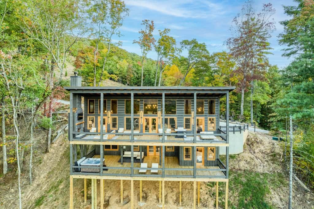 Pinnacle Place - Hot tub & mountain views