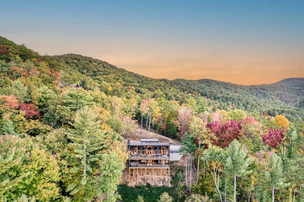 Pinnacle Place - Hot tub & mountain views
