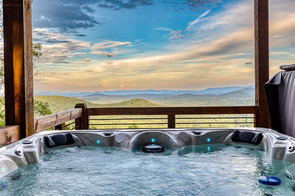Big Sky 2 - Hot tub & game room