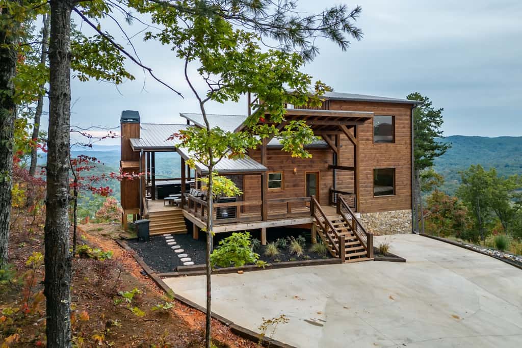 Big Sky 2 - Hot tub & game room
