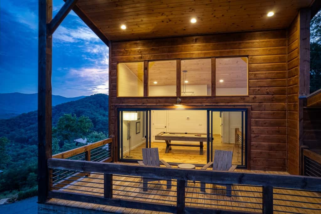 Big Sky 2 - Hot tub & game room
