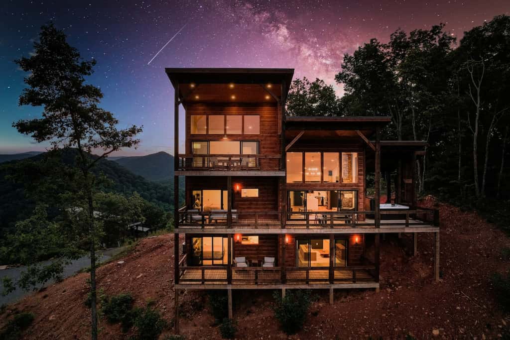 Big Sky - Hot tub & game room