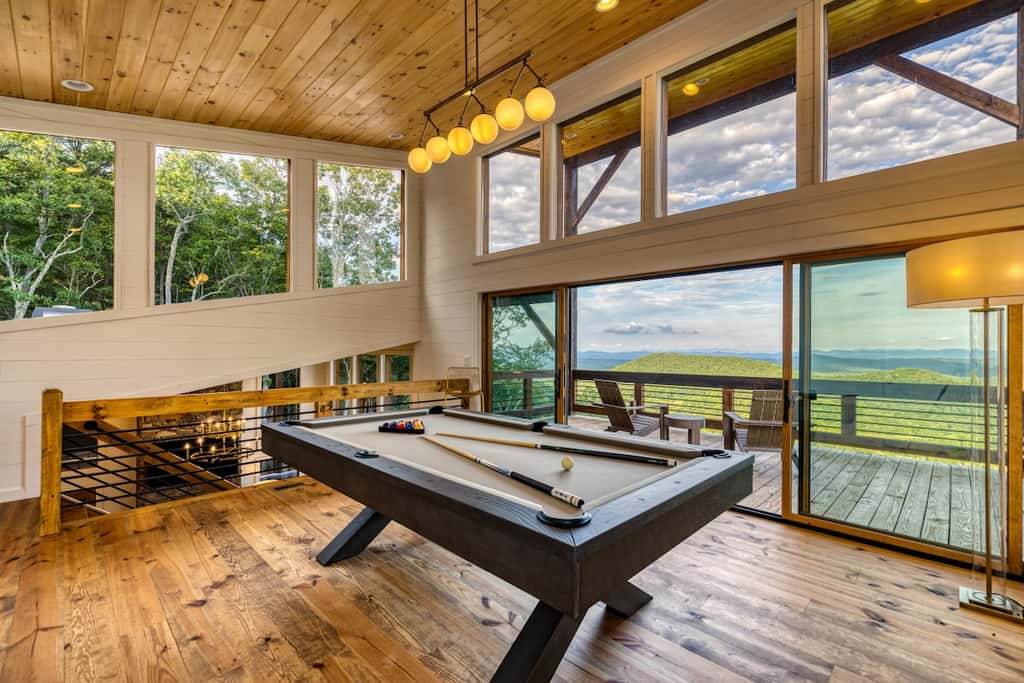 Big Sky 2 - Hot tub & game room