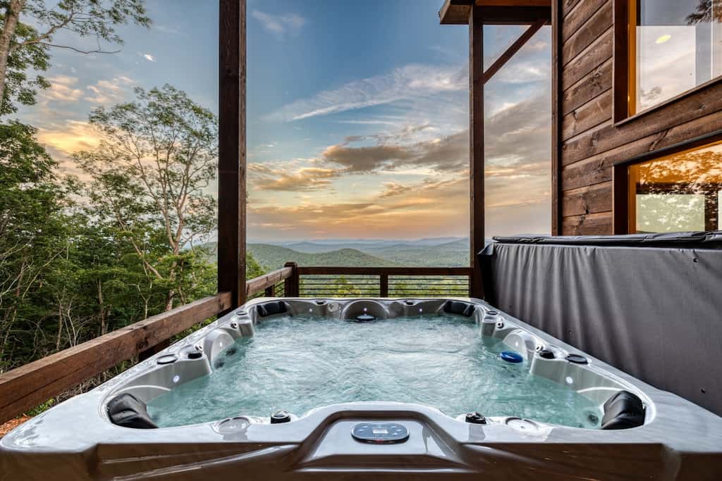 Big Sky 2 - Hot tub & game room