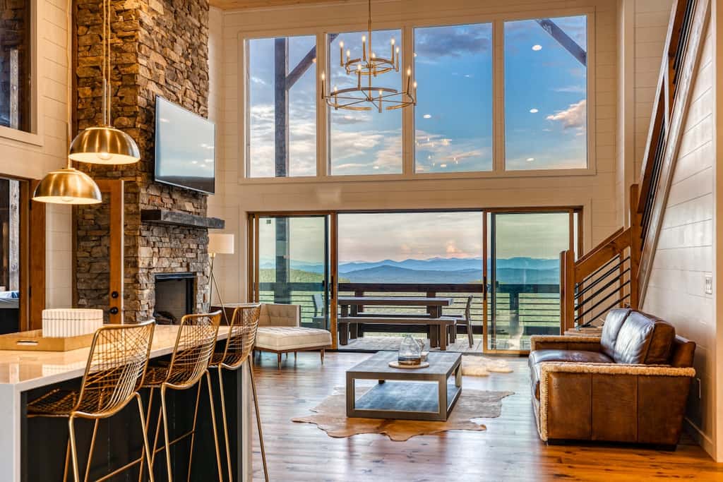 Big Sky 2 - Hot tub & game room