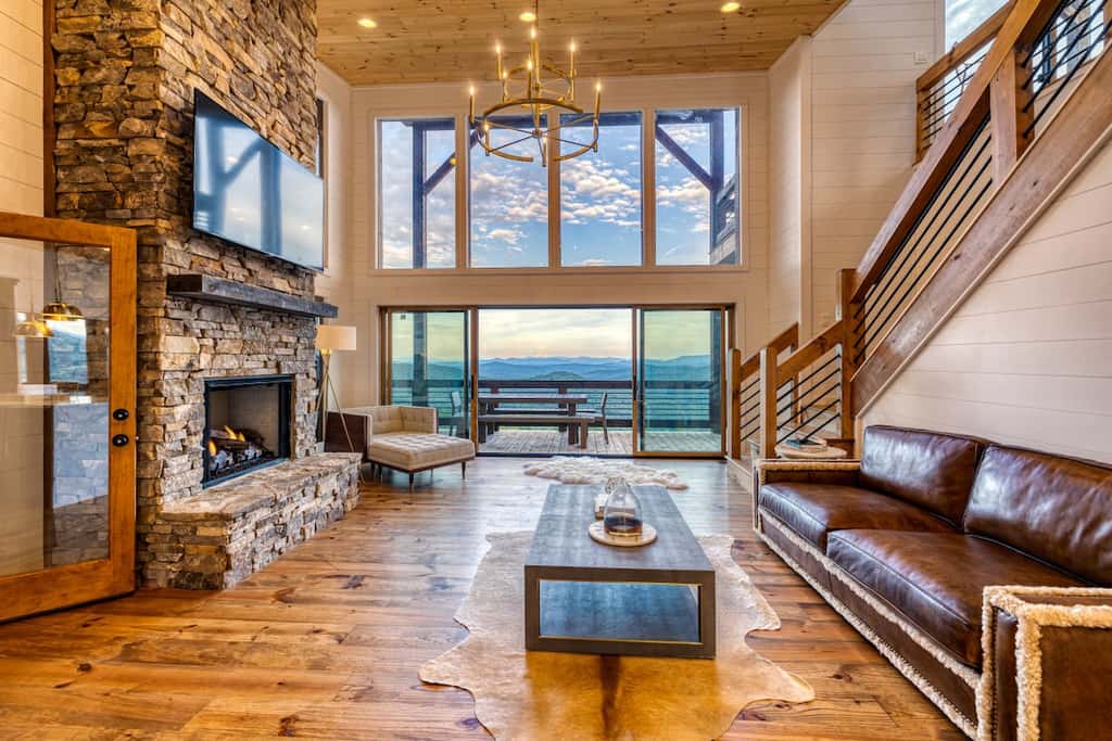 Big Sky 2 - Hot tub & game room