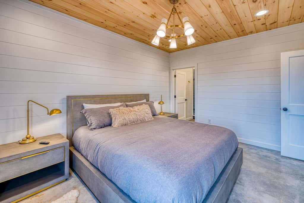 Big Sky 2 - Hot tub & game room