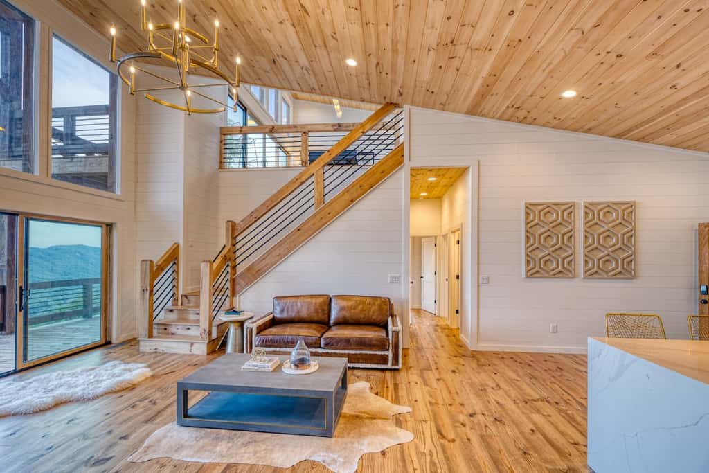Big Sky 2 - Hot tub & game room
