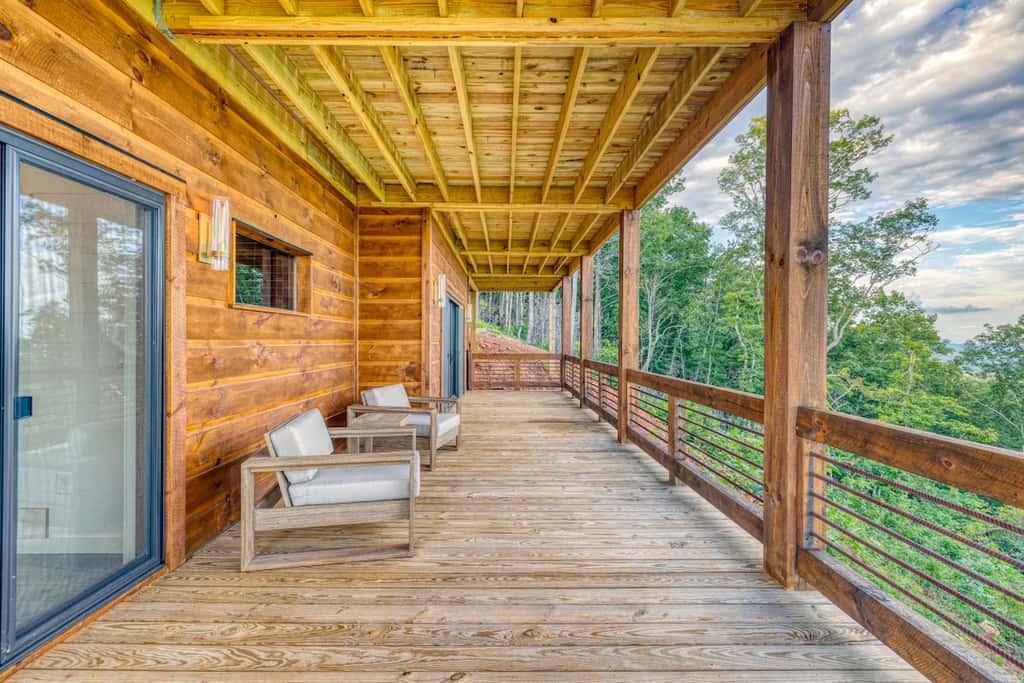 Big Sky 2 - Hot tub & game room
