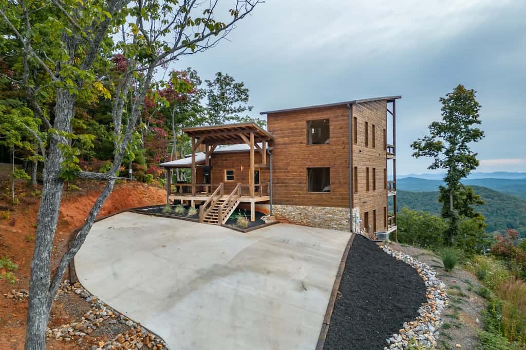 Big Sky 2 - Hot tub & game room