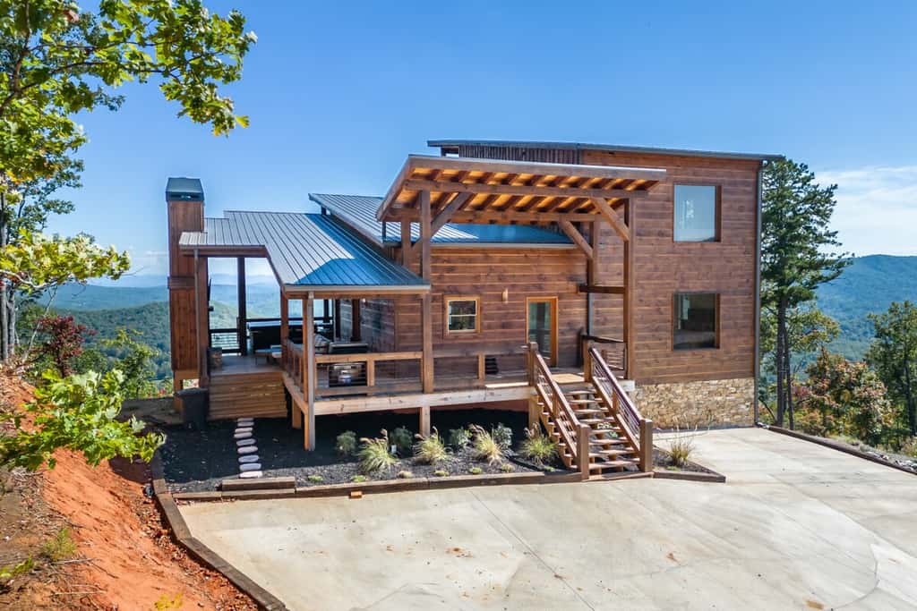 Big Sky 2 - Hot tub & game room