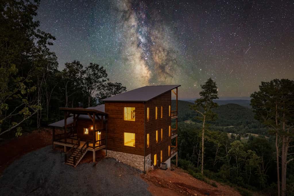 Big Sky 2 - Hot tub & game room
