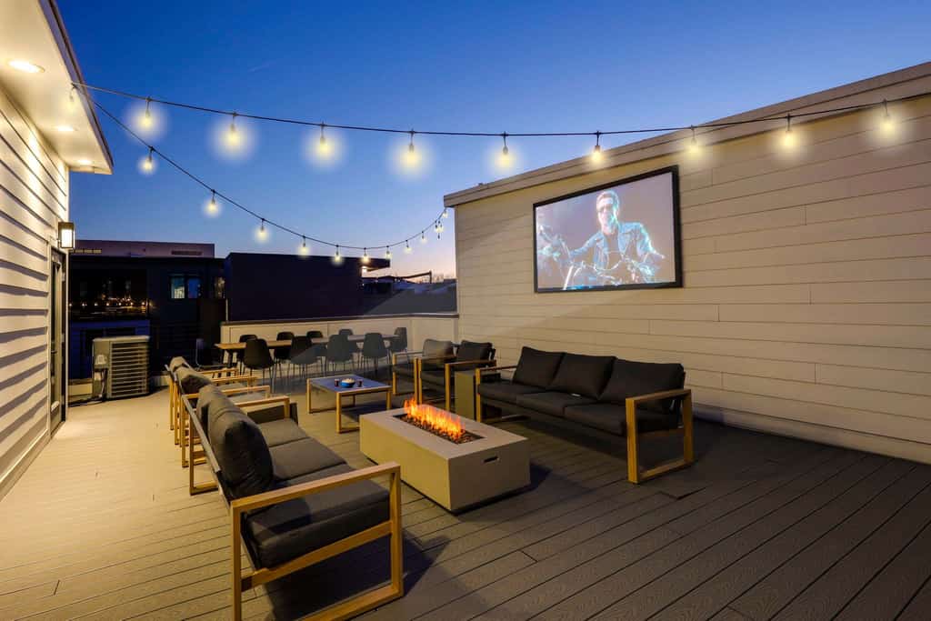 Cityscape - Rooftop cinema & walk to Broadway
