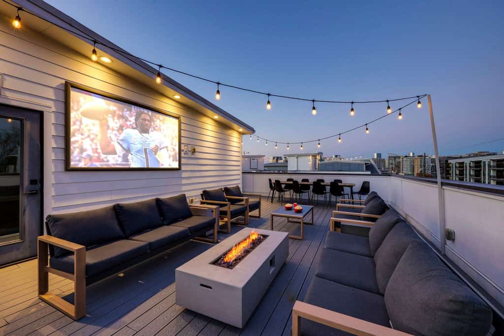 Amplify - Rooftop cinema & city views