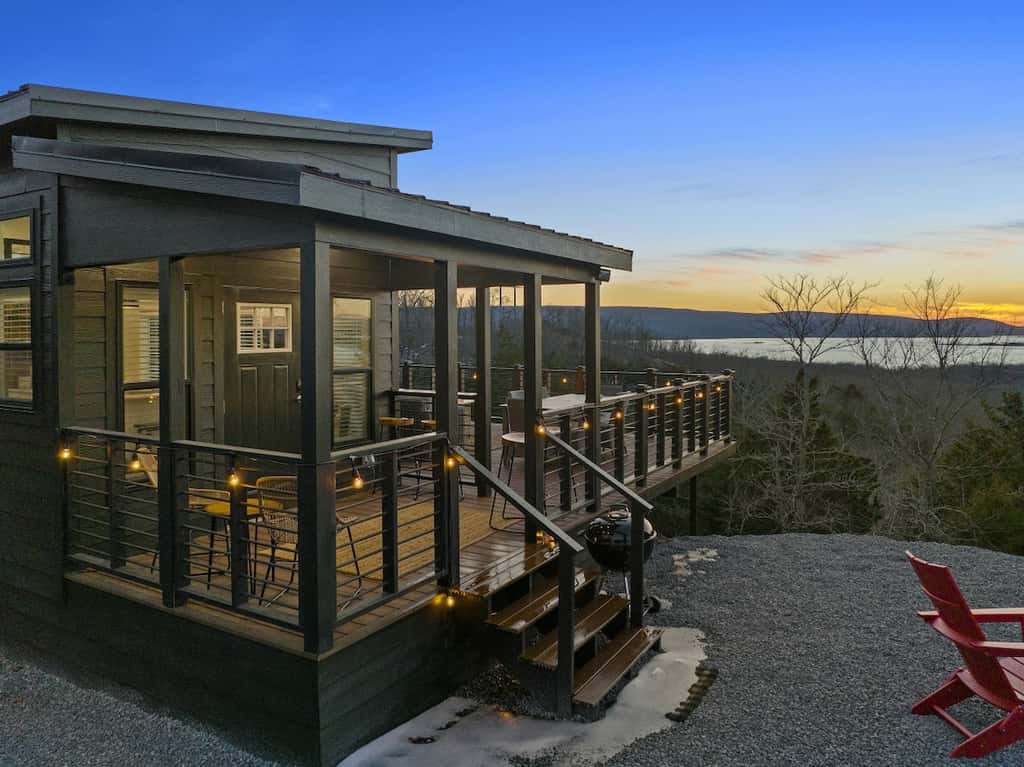 Shadowrock - Lake view tiny home & fire pit
