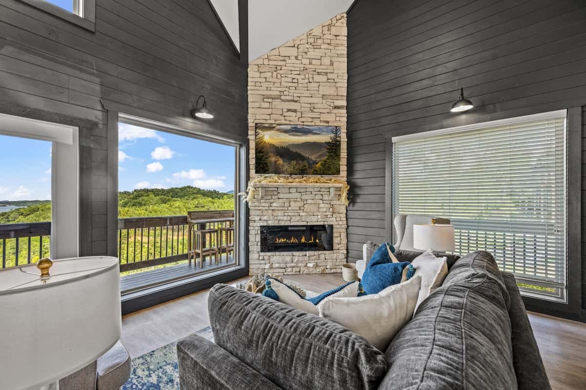  Lakefront Retreat w/ Pool, Hot Tub, Game Room