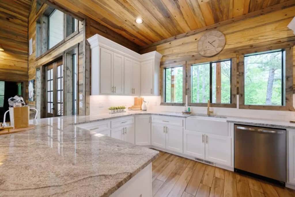 Magnolia Ridge - Hot tub, fire pit & game room