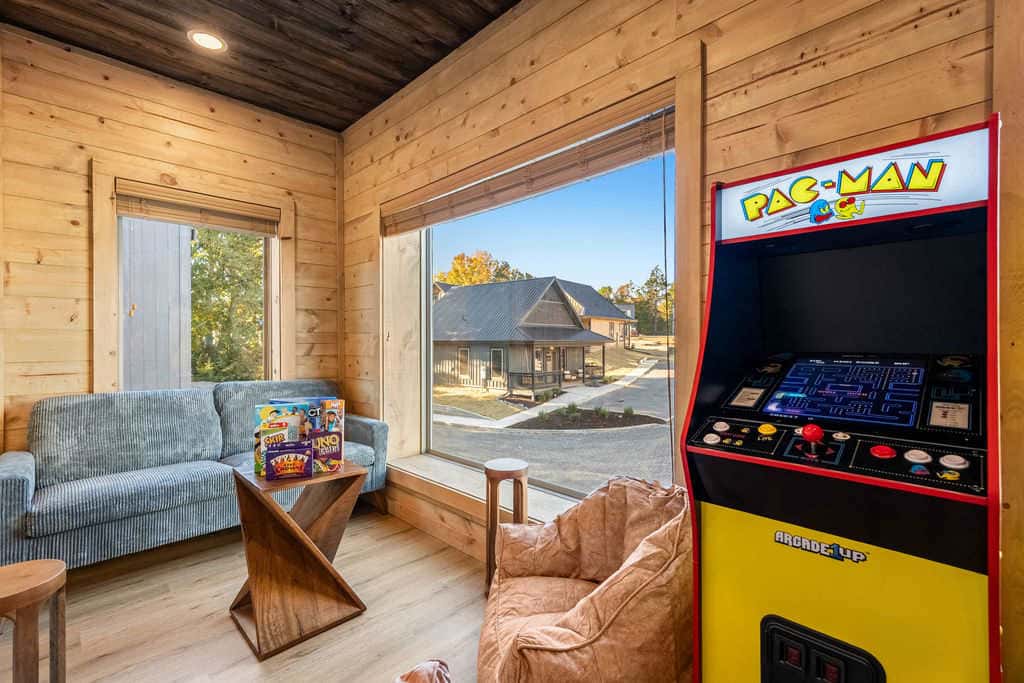 3BR Smokies Fairway | Hot Tub, Arcade & Rooftop