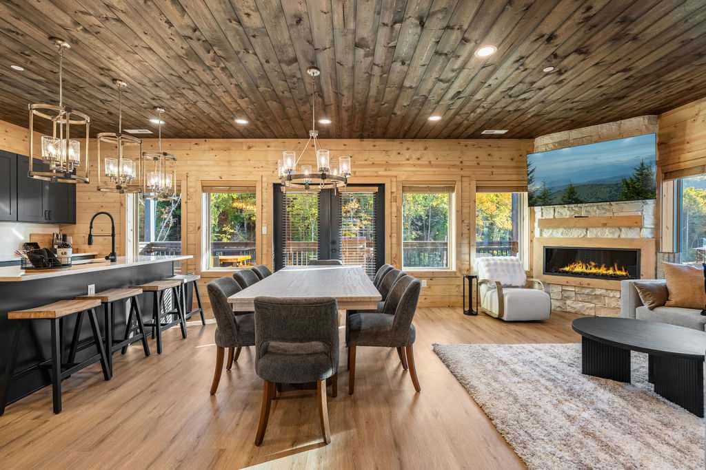 3BR Smokies Fairway | Hot Tub, Arcade & Rooftop