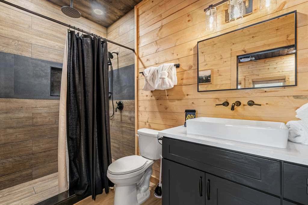 3BR Smokies Fairway | Hot Tub, Arcade & Rooftop
