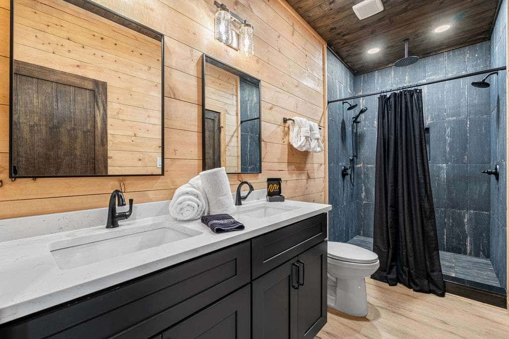 3BR Smokies Fairway | Hot Tub, Arcade & Rooftop