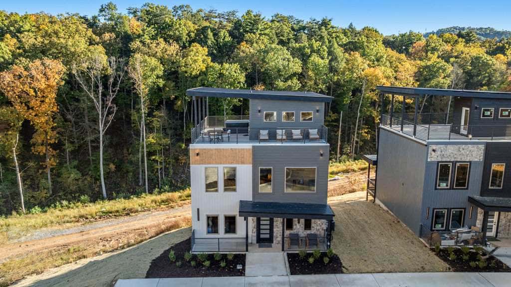 3BR Smokies Fairway | Hot Tub, Arcade & Rooftop