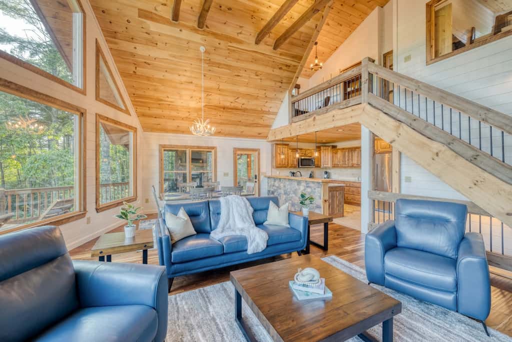 Pineview Escape - Hot tub, arcade & mountain views