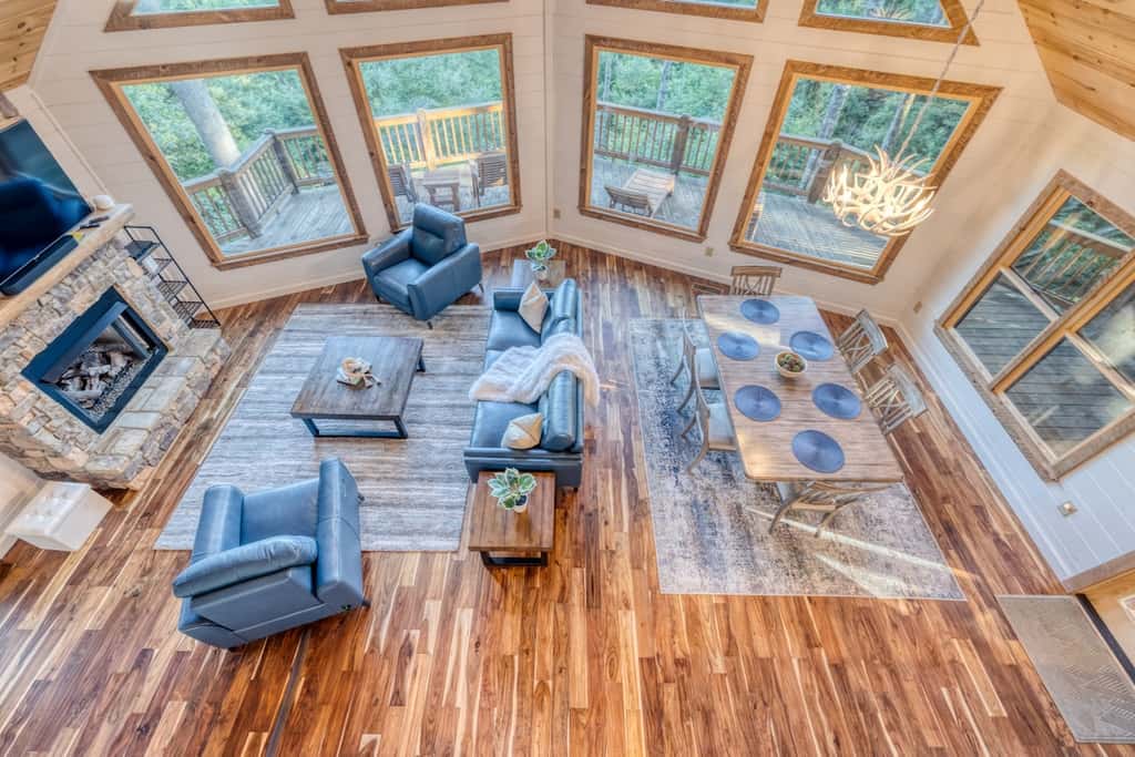 Pineview Escape - Hot tub, arcade & mountain views