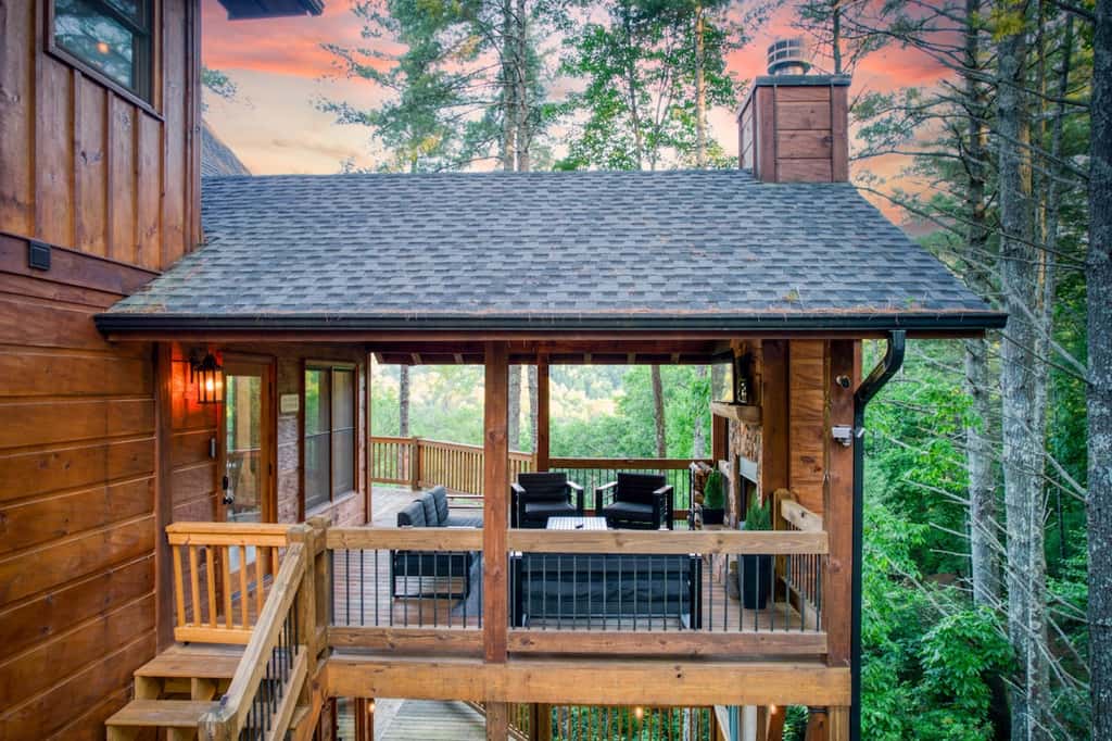 Pineview Escape - Hot tub, arcade & mountain views