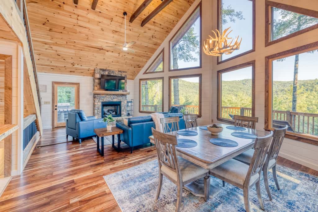Pineview Escape - Hot tub, arcade & mountain views