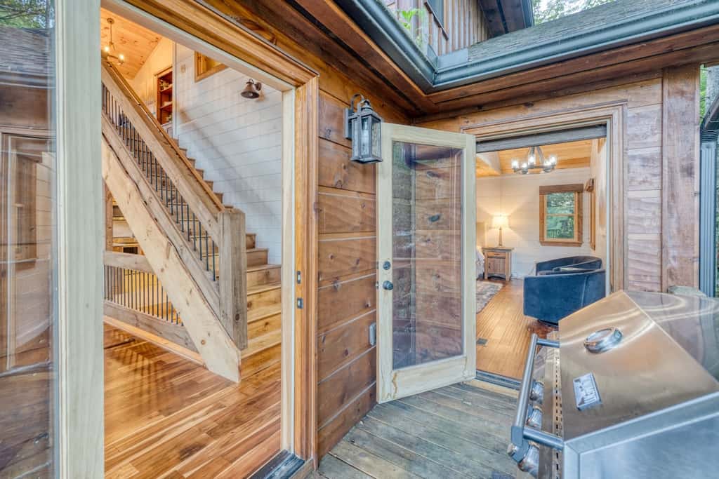 Pineview Escape - Hot tub, arcade & mountain views