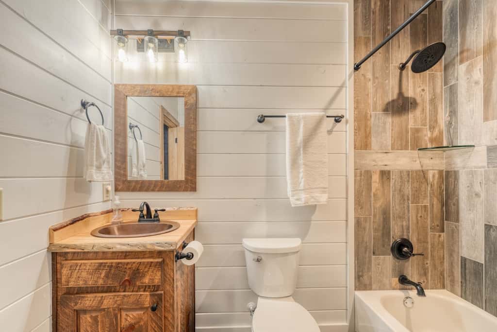Pineview Escape - Hot tub, arcade & mountain views