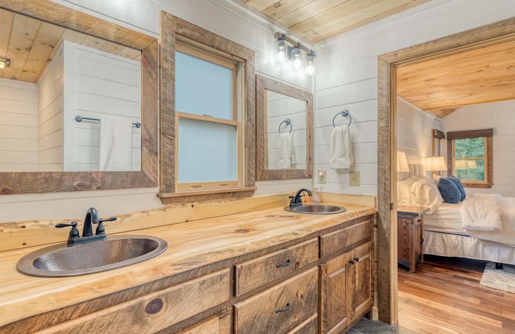 Pineview Escape - Hot tub, arcade & mountain views