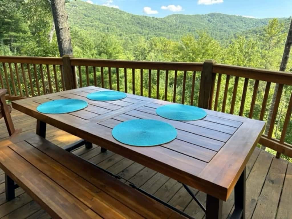 Pineview Escape - Hot tub, arcade & mountain views