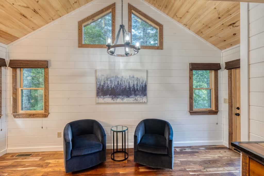 Pineview Escape - Hot tub, arcade & mountain views