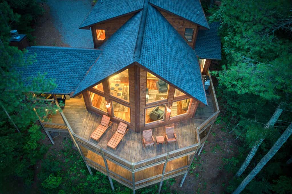 Pineview Escape - Hot tub, arcade & mountain views