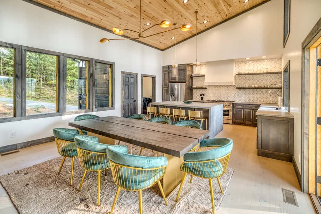 Morgan Trail - Hot tub & ping pong table