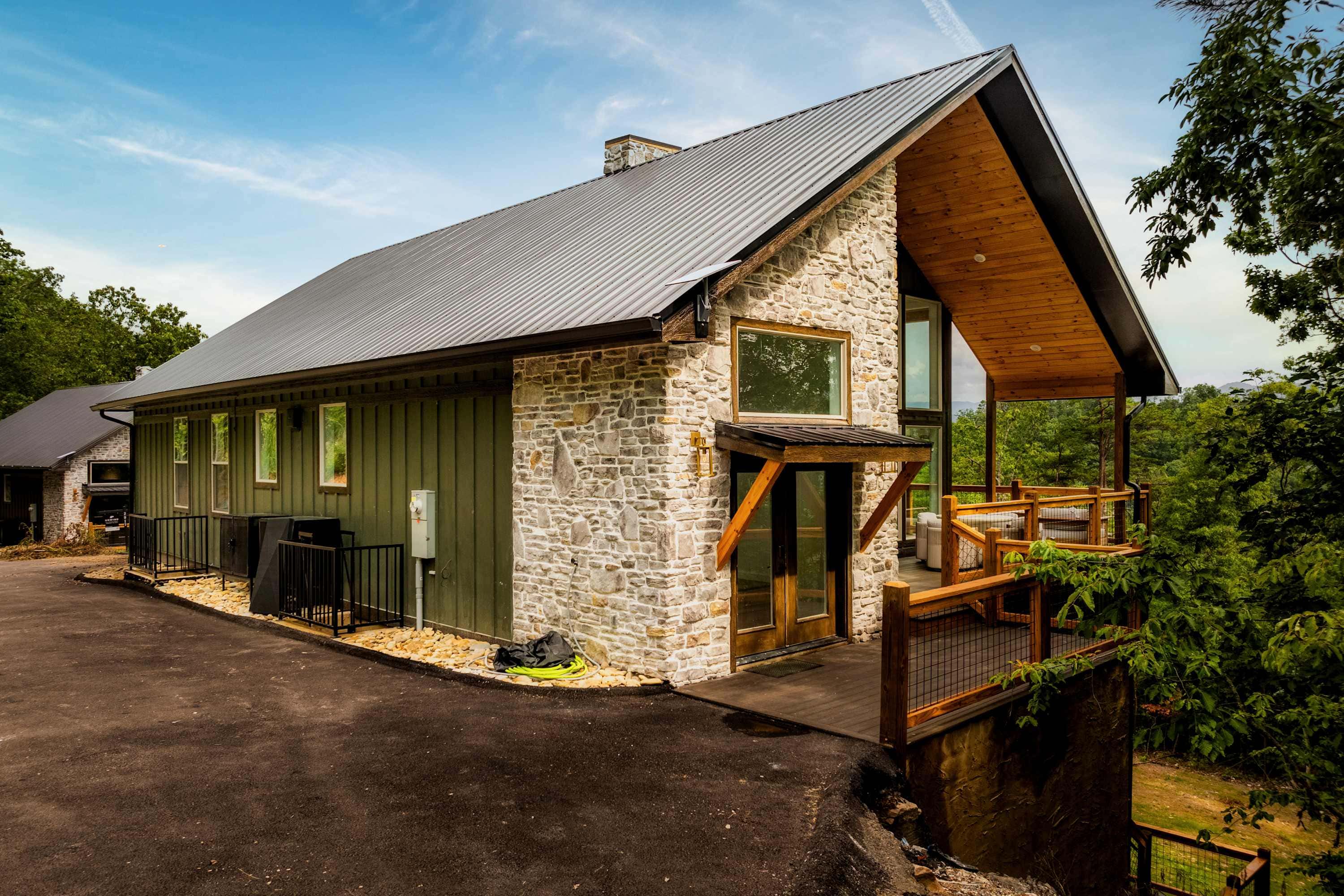 Luxe Home - Heated Pool, Hot Tub & Mountain Views!