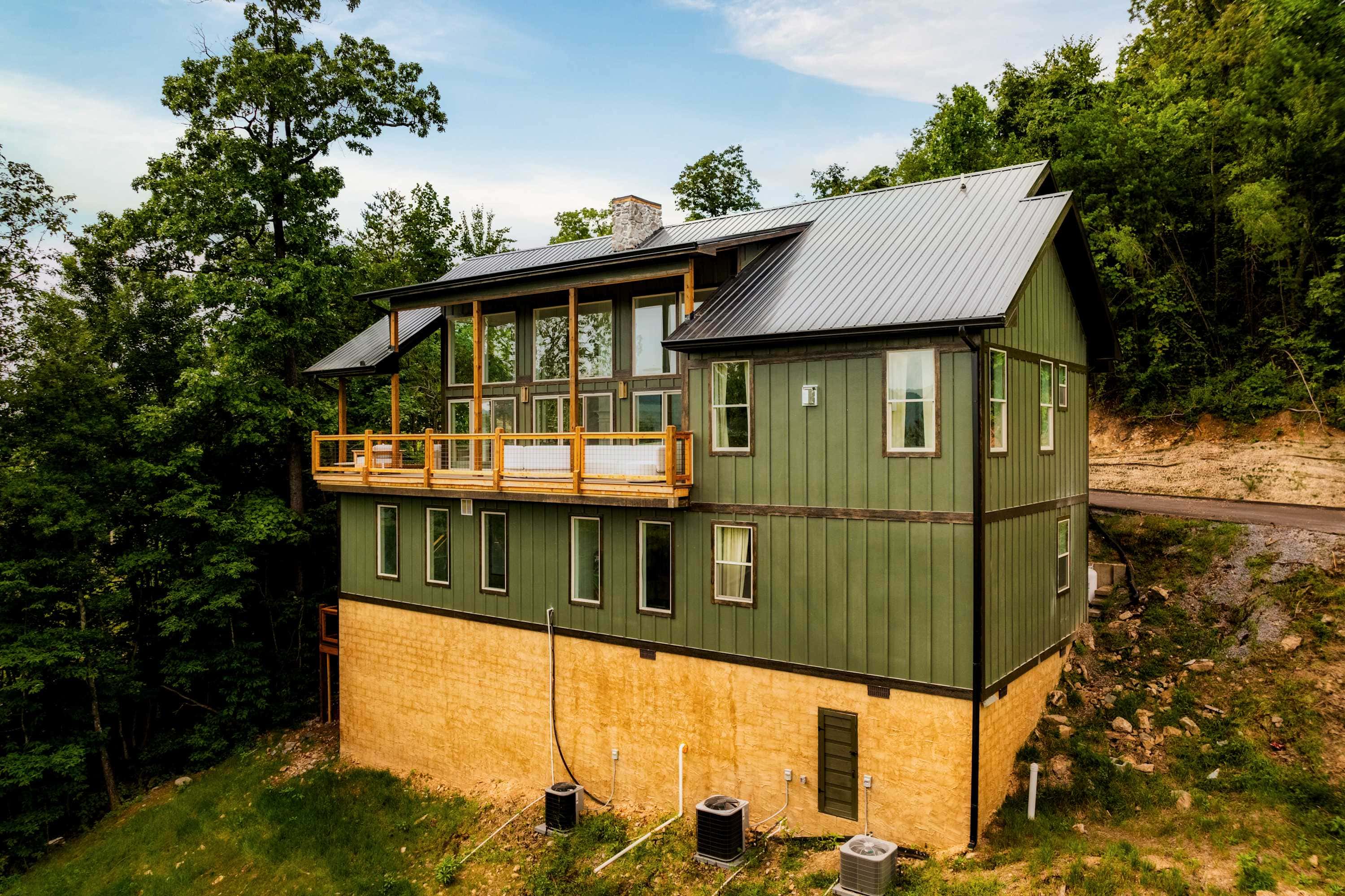 Luxe Home - Heated Pool, Hot Tub & Mountain Views!