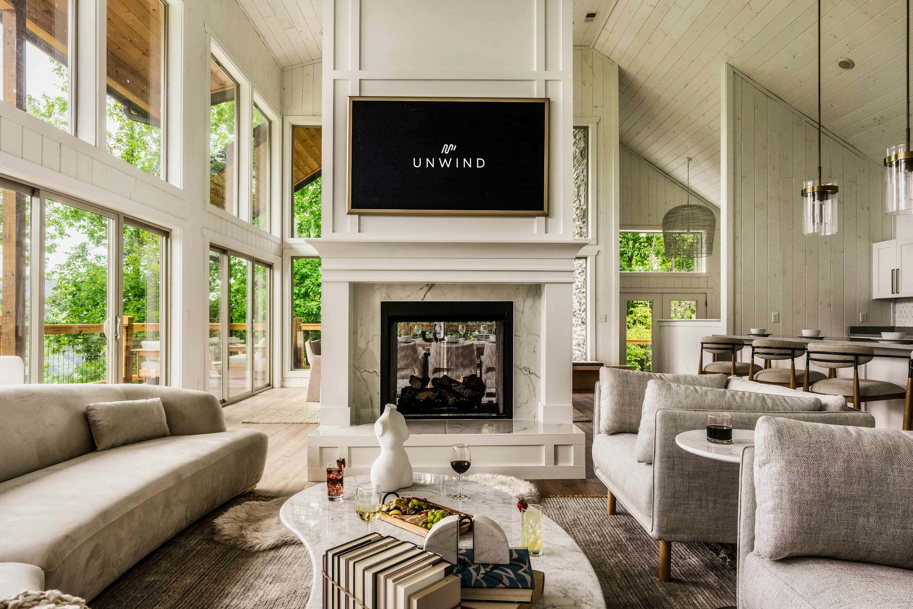 Luxe Home - Heated Pool, Hot Tub & Mountain Views!