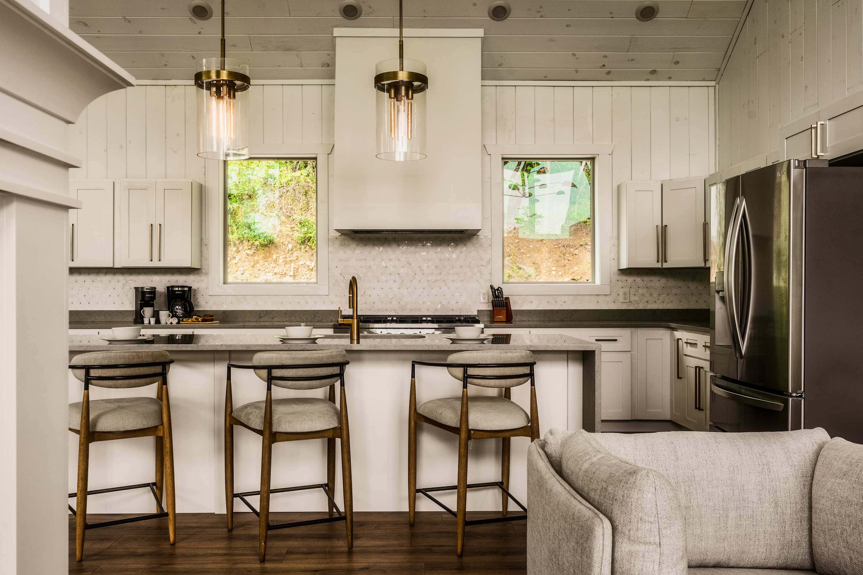 Luxe Home - Heated Pool, Hot Tub & Mountain Views!