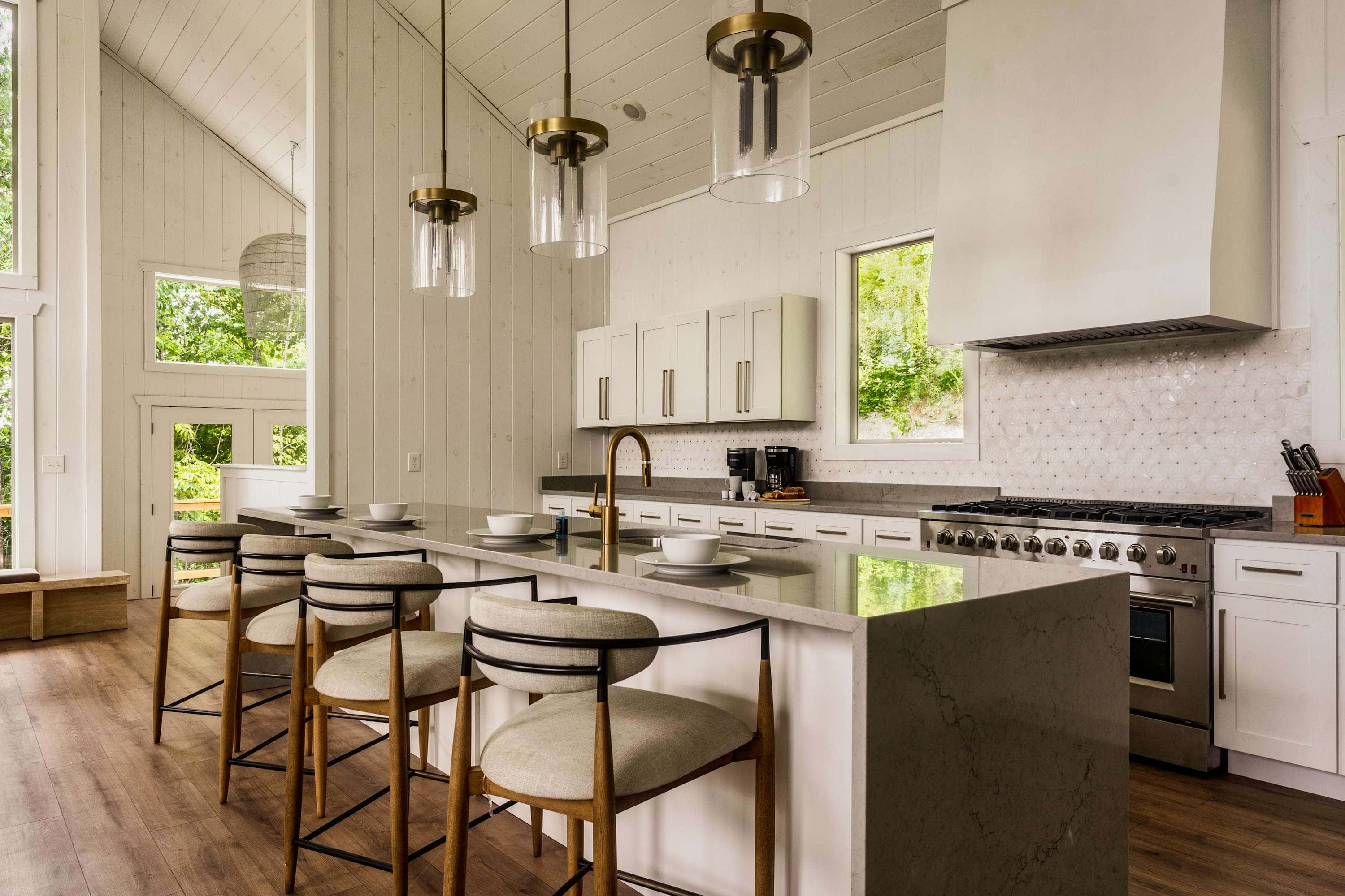 Luxe Home - Heated Pool, Hot Tub & Mountain Views!