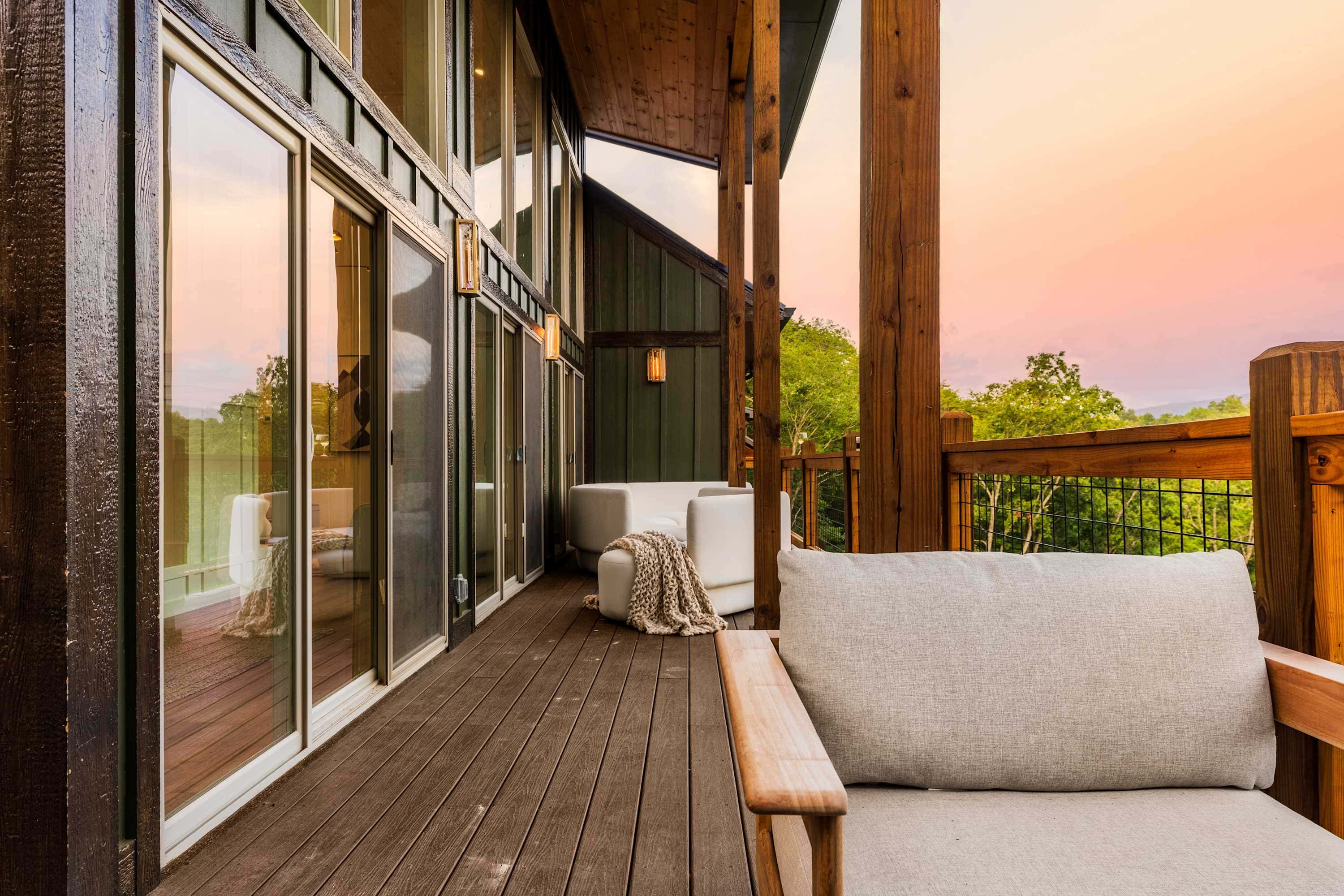Luxe Home - Heated Pool, Hot Tub & Mountain Views!