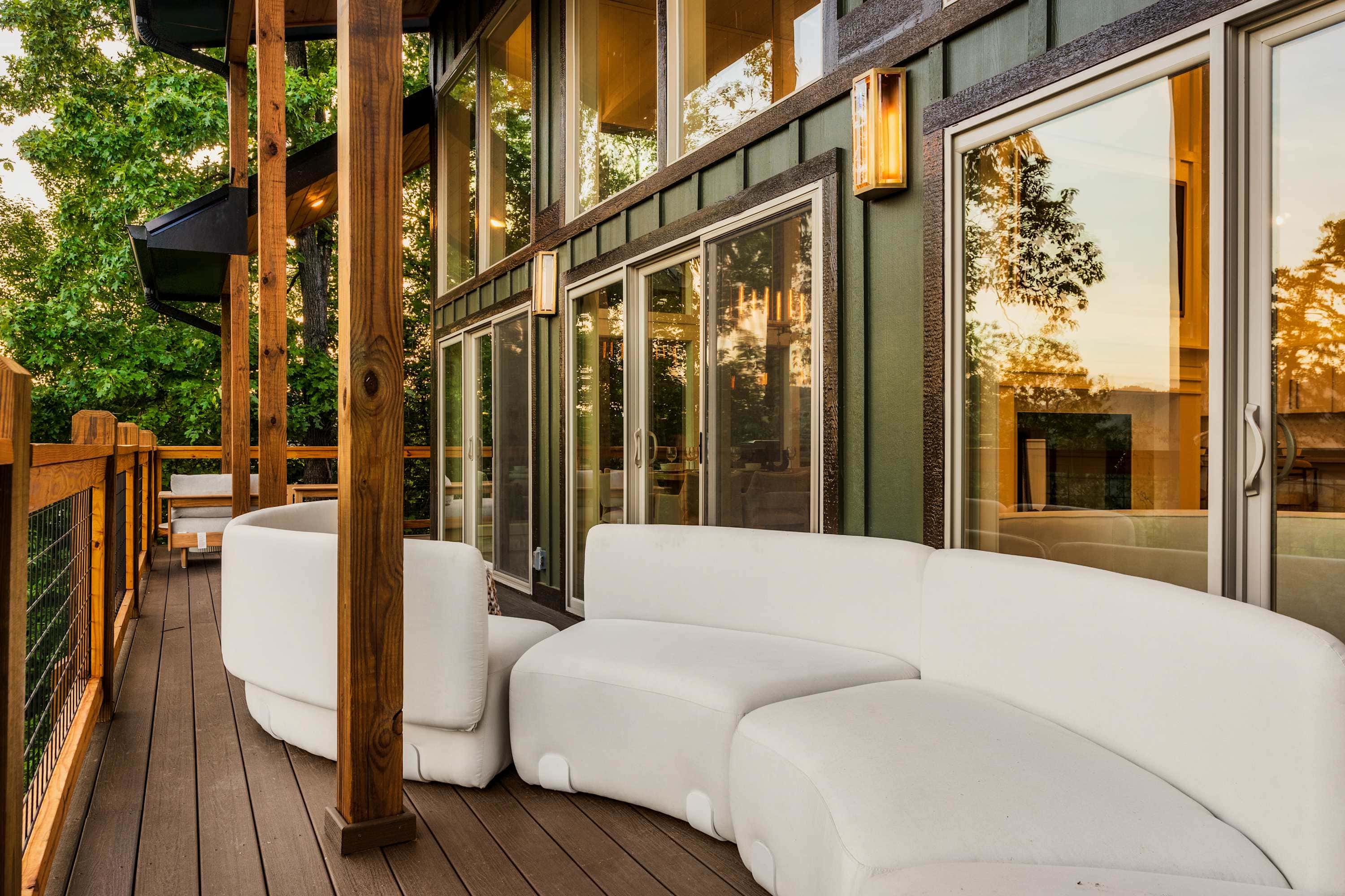 Luxe Home - Heated Pool, Hot Tub & Mountain Views!