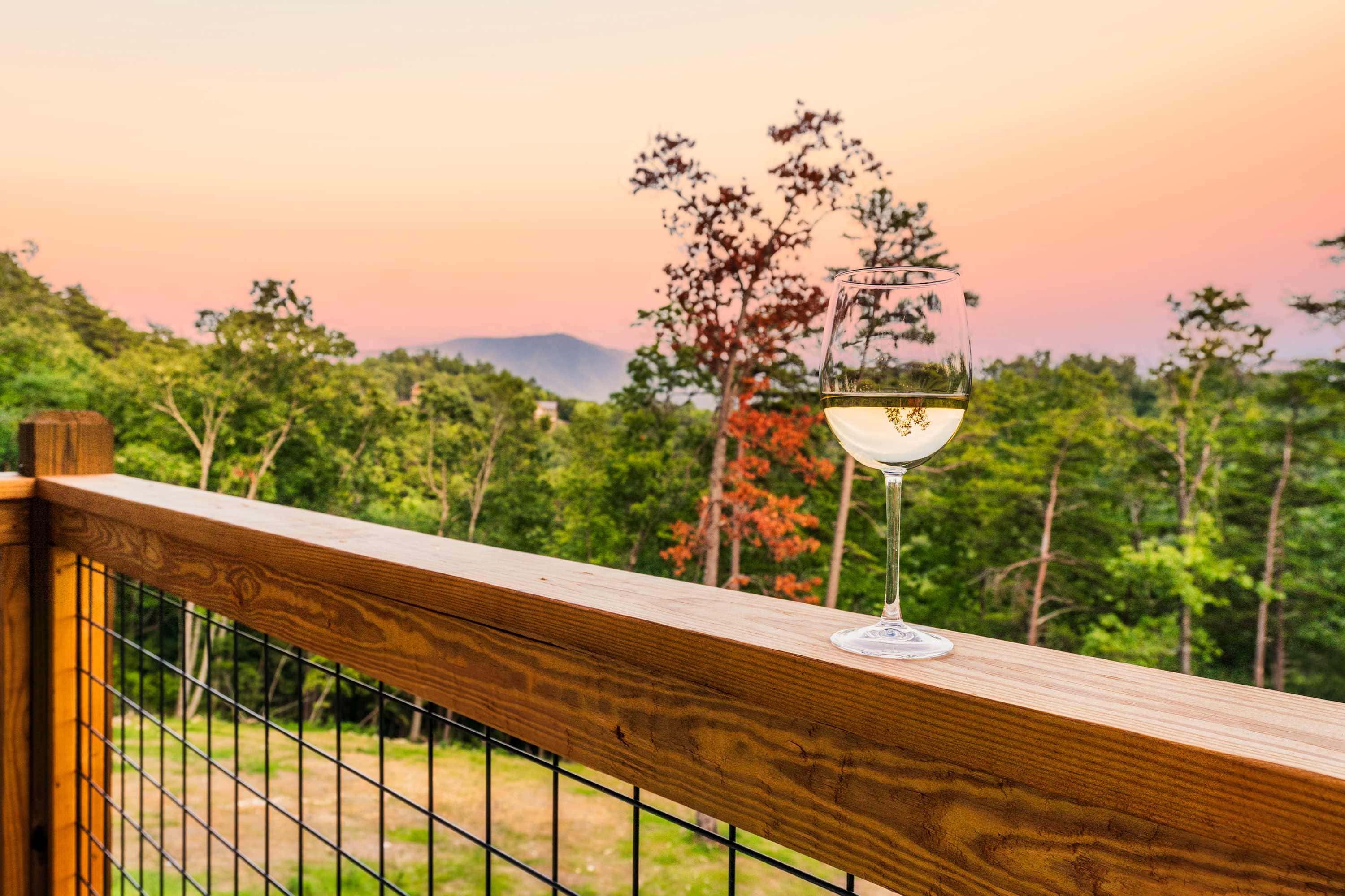 Luxe Home - Heated Pool, Hot Tub & Mountain Views!