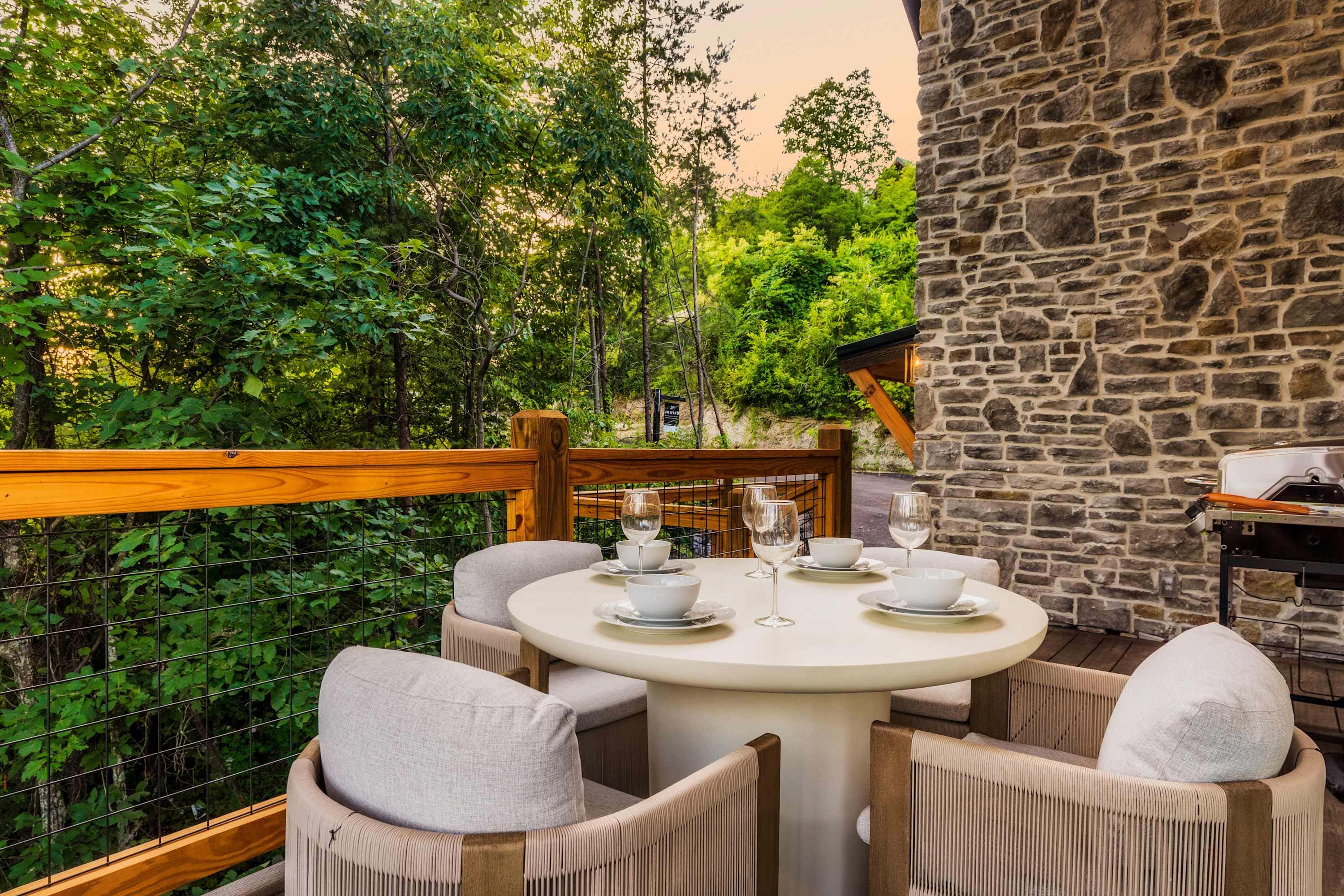 Luxe Home - Heated Pool, Hot Tub & Mountain Views!