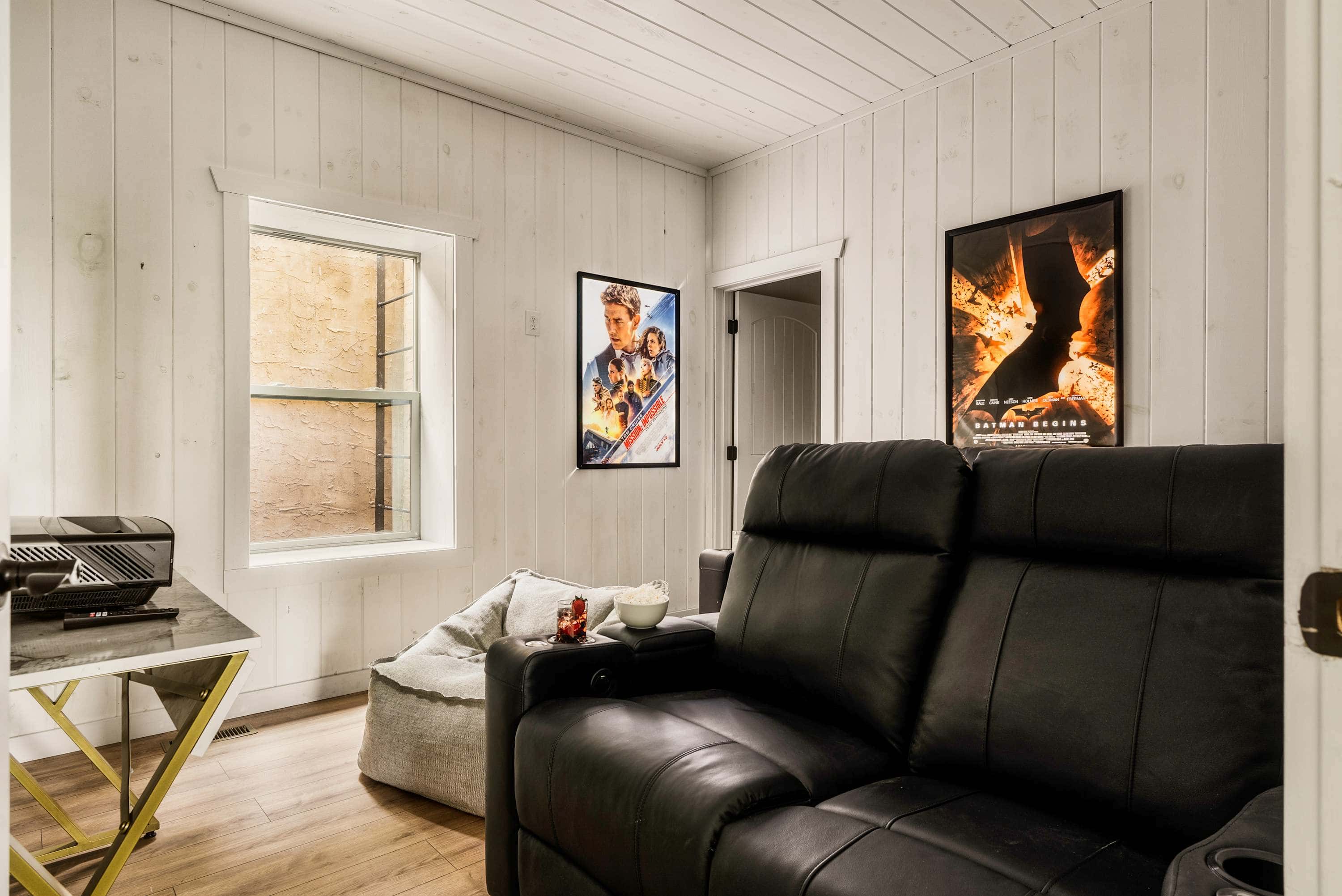 Luxe Home - Heated Pool, Hot Tub & Mountain Views!