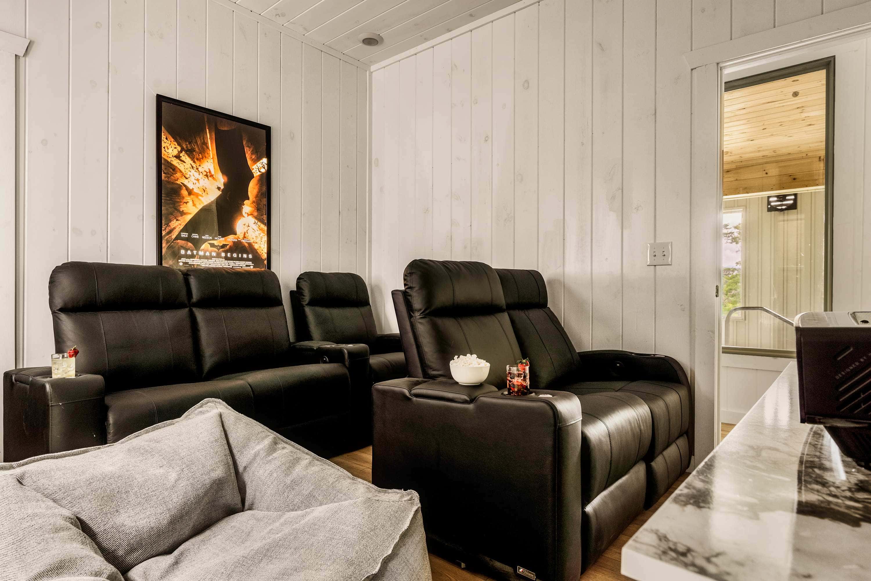 Luxe Home - Heated Pool, Hot Tub & Mountain Views!